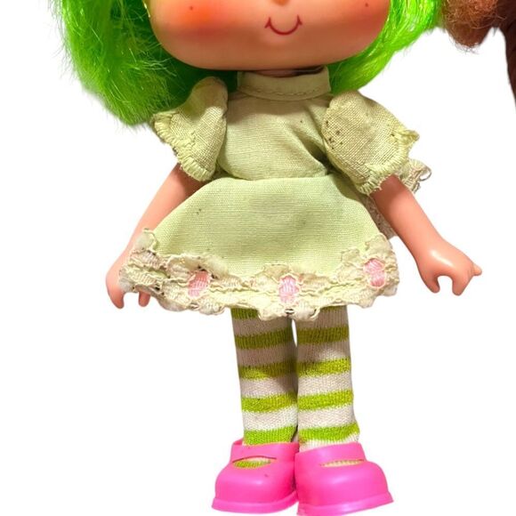 Vintage 1979 Strawberry Shortcake Dolls - Picture 5 of 6